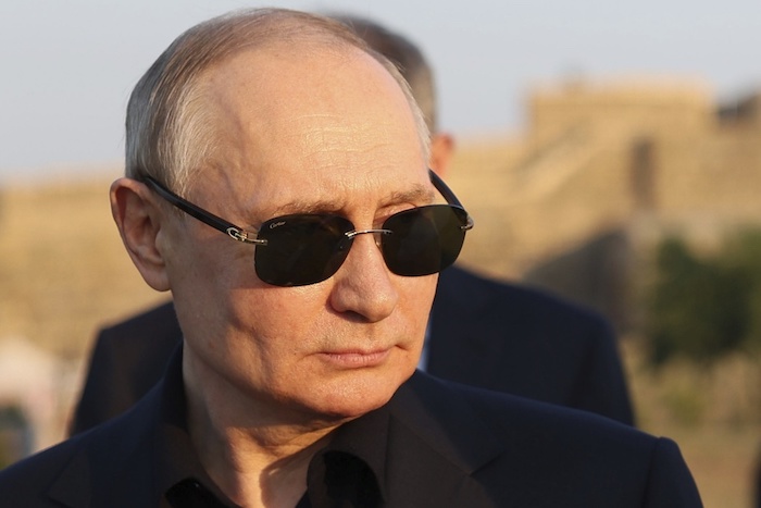 El Presidente ruso, Vladímir Putin, visita la fortaleza de Naryn-Kala en Derbent durante una visita de trabajo a la república de Daguestán, Rusia, el miércoles 28 de junio de 2023.