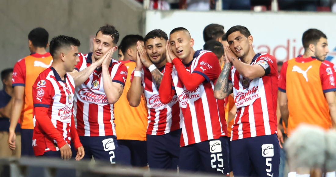 Luego de esta victoria, las Chivas continuarán en el primer sitio del torneo Apertura con 13 puntos. Por su parte, los Xolos permanecen con cuatro unidades y descenderán al lugar número 13, entre los 18 equipos de la primera división. Foto: Chivas, tomada de redes sociales