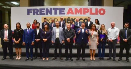 Conferencia del Frente Amplio por México.