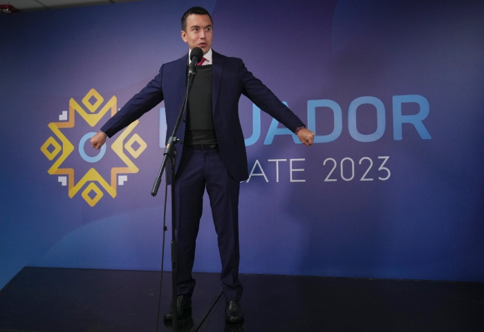 Daniel Noboa, candidato presidencial de la alianza Acción Democrática Nacional, habla antes del debate presidencial en Quito, Ecuador, el domingo 13 de agosto de 2023. Foto: Dolores Ochoa, AP