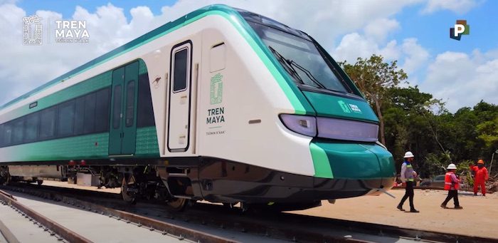 Vagones del Tren Maya que llegaron desde Hidalgo por carretera. Foto: Fonatur.