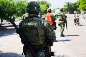 En aquel momento, el Presidente expresó que esto sería crucial para contrarrestar una decisión de la Suprema Corte de Justicia de la Nación (SCJN), que impidió que la Guardia Nacional se subordinara a la Secretaría de la Defensa Nacional (Sedena).