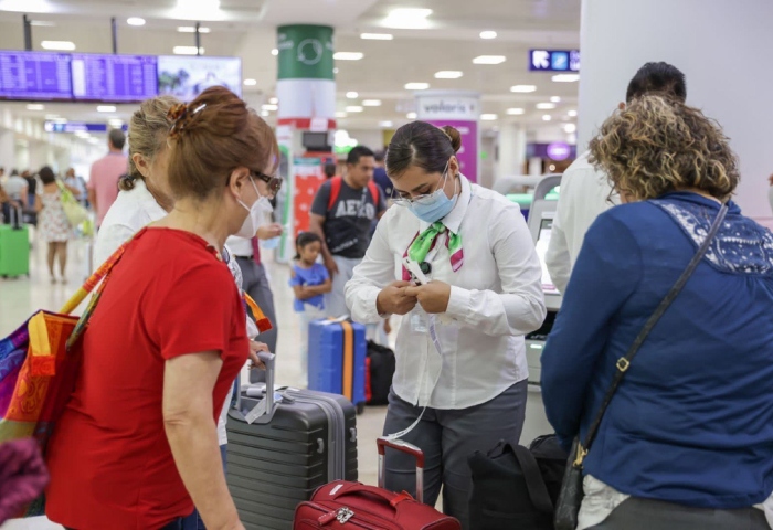 Lezama Espinosa afirmó que tras el regreso del estatus se esperan nuevas rutas y vuelos para Quintana Roo. Según la Gobernadora, esto significa “más empleo, mayor inversión y nuevas oportunidades para alcanzar la prosperidad compartida”. Foto: Mara Lezama