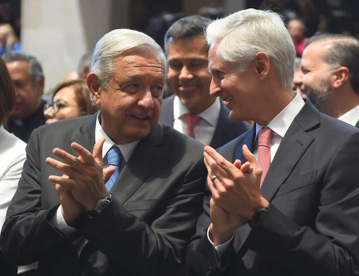 El Presidente Andrés Manuel López Obrador terminó su conferencia de prensa matutina a temprana hora, ya que tenía previsto asistir al último informe de Gobierno de Alfredo del Mazo en el Estado de México.