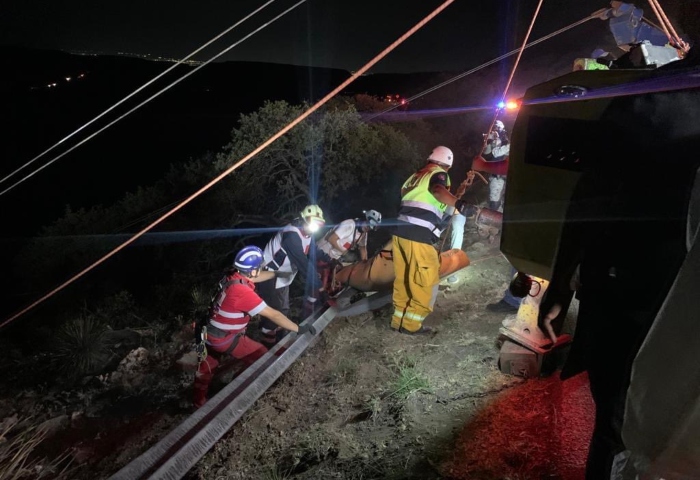 De acuerdo a reportes iniciales de Protección Civil Estatal, se contabilizaron diez pasajeros fallecidos y dieciocho lesionados, la mayoría son originarios de comunidades aledañas tanto de Villa de Arriaga como de Ojuelos, Jalisco. Foto: El Pulso