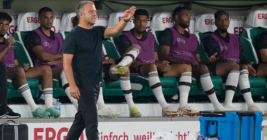 El técnico de Alemania Hansi Flick durante el partido amistoso contra Japón, el sábado 9 de septiembre de 2023, en Wolfsburgo.