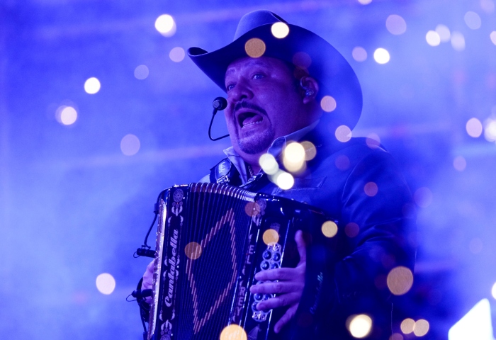 Beto Zapata, cantante de la banda mexicana Pesado, durante su concierto en el segundo día del festival Arre en la Ciudad de México el 10 de septiembre de 2023. Foto: Fernando Llano, AP