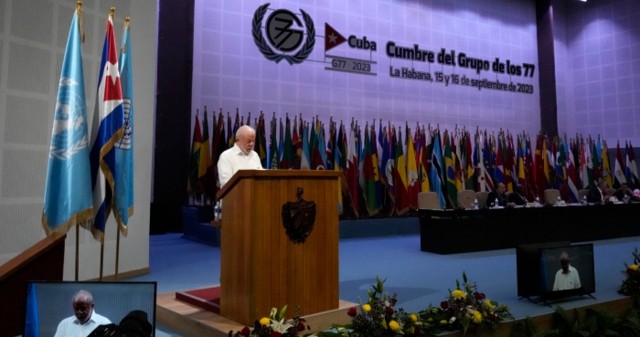 El Presidente brasileño, Luiz Inácio Lula da Silva, ofrece un discurso en la cumbre del G77+ China en La Habana, Cuba, el sábado 16 de septiembre de 2023. Foto: Ramón Espinosa, AP