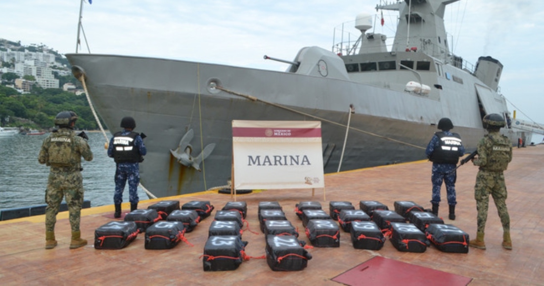 Personal de la Secretaría de Marina (Semar) aseguró frente a las costas Guerrero, dos embarcaciones que transportaban 922 kilogramos de posible cocaína. Además, detuvo a nueve personas en calidad de presuntos transgresores de la Ley. Foto: Semar