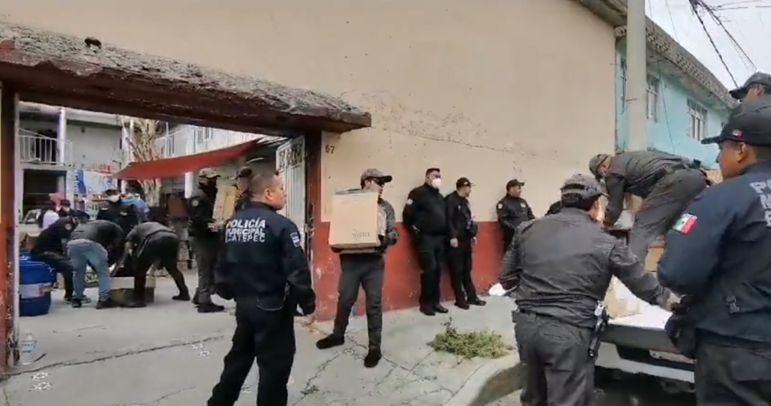 De acuerdo con el titular de la policía del municipio, varios sujetos trataron de darse a la fuga cuando notaron la presencia de elementos policiacos en el presunto laboratorio clandestino. Foto: Captura de pantalla