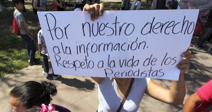 Reporteros y fotoperiodistas de diversos medios de comunicación del estado, se sumaron a la jornada nacional a favor de la libertad de expresión y las garantías periodísticas.