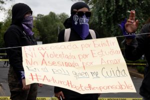 Alumnas de de la Escuela Superior de Comercio y Administración del Instituto Nacional Politécnico, víctimas de violencia digital, protestaron para exigir justicia debido a que han sufrido alteración de su imagen con Inteligencia Artificial por el agresor Diego "N", alumno identificado como uno de los creadores de alrededor de 166 mil imágenes alteradas de niñas y mujeres sin su consentimiento y hasta 20 mil videos de mujeres. Foto: Graciela López, Cuartoscuro