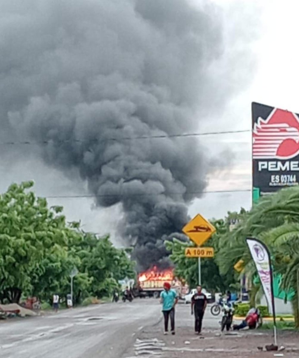 La mañana de este domingo se registró nuevos incidentes de violencia en algunas localidades de Michoacán. Foto: Twitter @cmjimenezxto