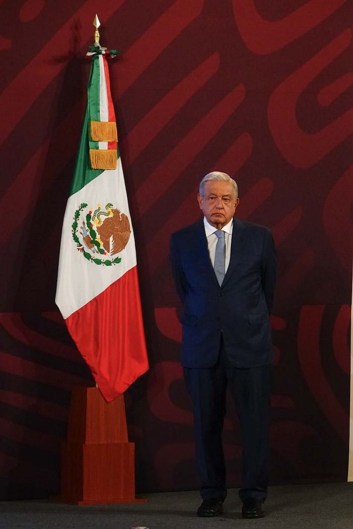 El Presidente Andrés Manuel López Obrador consideró como "lamentable" que se estén registrando protestas y bloqueos en varias entidades del país para manifestarse contra la extinción de los fideicomisos del Poder Judicial, pues "es injusto, es defender privilegios, es pecado social".