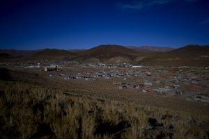 Vista de San Antonio de los Cobres, Salta, Argentina, el martes 3 de octubre de 2023. San Antonio de los Cobres es una pequeña población en el noroeste de Argentina, conocido por su altura y su paisaje desértico andino, con unos pocos árboles y escasa agua potable. Foto: Natacha Pisarenko, AP