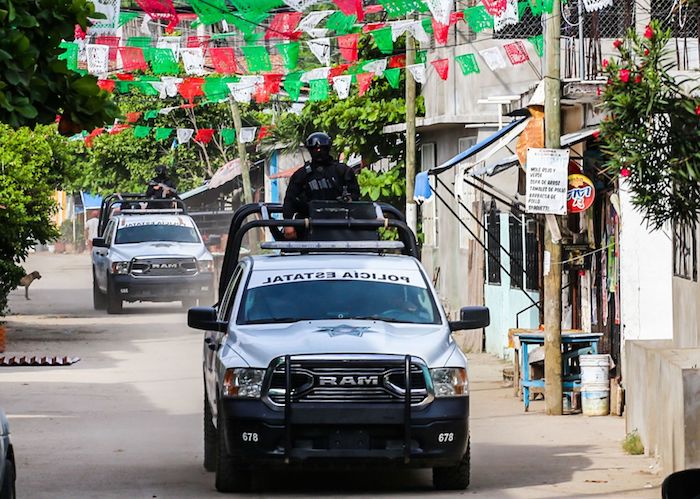 Trece policías fueron asesinados el lunes en el sur de México y dos personas más resultaron heridas en un ataque armado en el estado de Guerrero, en medio de una ola de violencia.