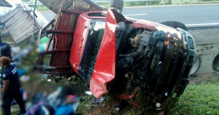 La tarde de este domingo se registró un accidente automovilístico en un tramo carretero en la costa de Chiapas, ubicado el kilómetro 134 entre Pikikiapan y Tonalá. Foto: INM