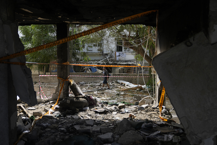 En la imagen, la destrucción causada por un proyectil disparado desde la Franja de Gaza en Ashkelon, Israel, el 9 de octubre de  2023.