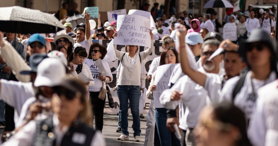 Las y los trabajadores del Poder Judicial de la Federación de juzgados y tribunales marcharon por las principales calles del centro histórico de Zacatecas en demanda de “independencia judicial, garantía nacional”.