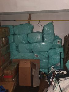 El Ministerio Público de la Federación (MPF) solicitó una orden de investigación a un Juez, en el cual encontraron 245 paquetes, cinco cajas de cartón de mariguana. Foto: Twitter: @FGR_BC