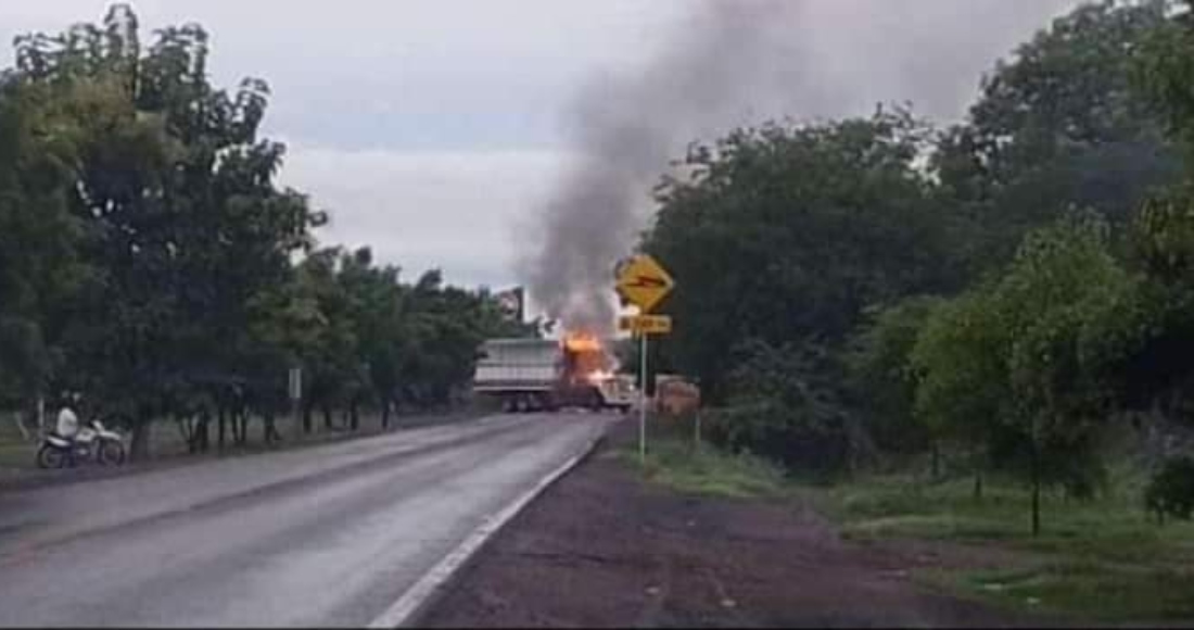 La mañana de este domingo se registró nuevos incidentes de violencia en algunas localidades de Michoacán. Foto: Twitter @cmjimenezxto