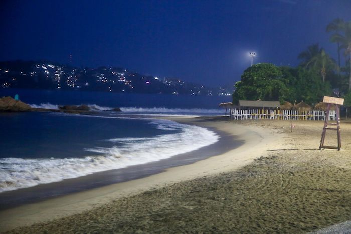 Los preparativos para la llegada del huracán "Otis" al puerto de Acapulco, Guerrero.