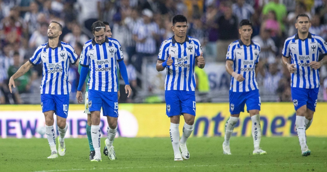 Jugadores de los Rayados del Monterrey, celebran el gol ante León en el estadio BBVA, partido correspondiente a la jornada 8 de la Apertura 2023. Foto: Gabriel Pérez Montiel, Cuartoscuro