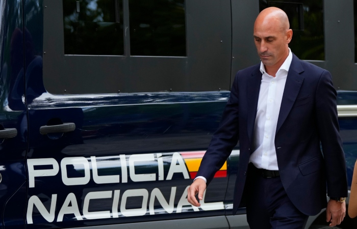 El expresidente de la Federación Española de futbol, Luis Rubiales, tras rendir testimonio ante la Audiencia Nacional, el viernes 15 de septiembre de 2023, en Madrid.