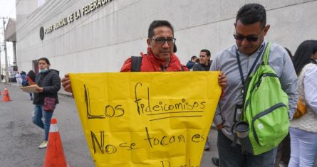 Paro laboral de trabajadores del PJF en Toluca.