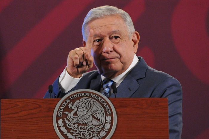 El Presidente Andrés Manuel López Obrador publicó un decreto con el objetivo de que las vías férreas de carga puedan utilizarse para brindar servicio con trenes de pasajeros. 