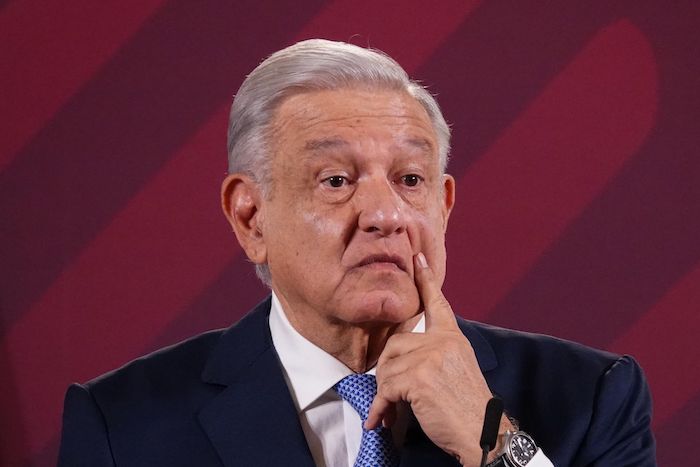 El Presidente Andrés Manuel López Obrador anunció que hoy arranca la entrega de pensiones, becas y otros programas sociales en Guerrero.