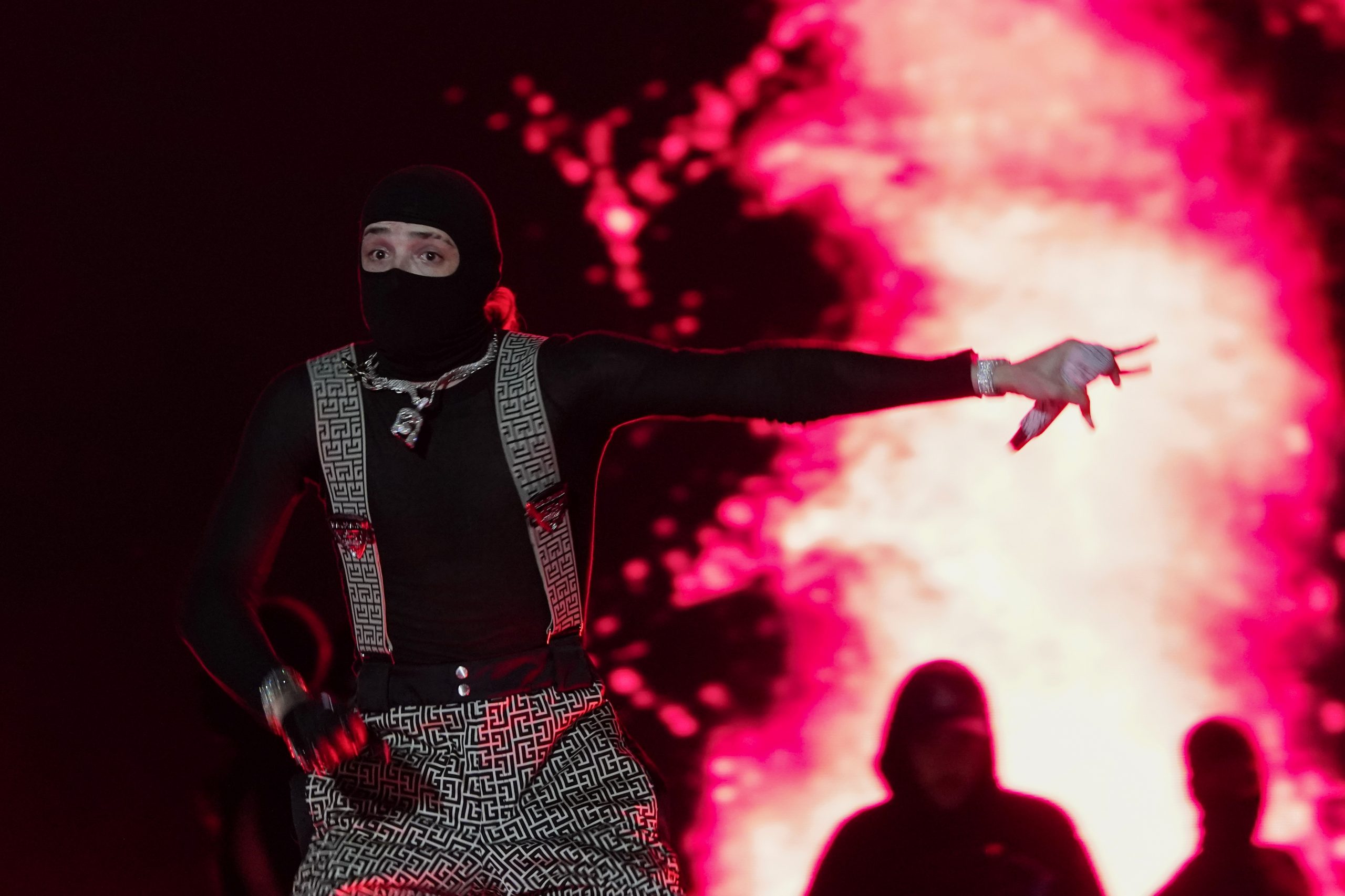 El cantante mexicano Peso Pluma ha dominado las listas de popularidad globales. Foto: Aurea Del Rosario, AP