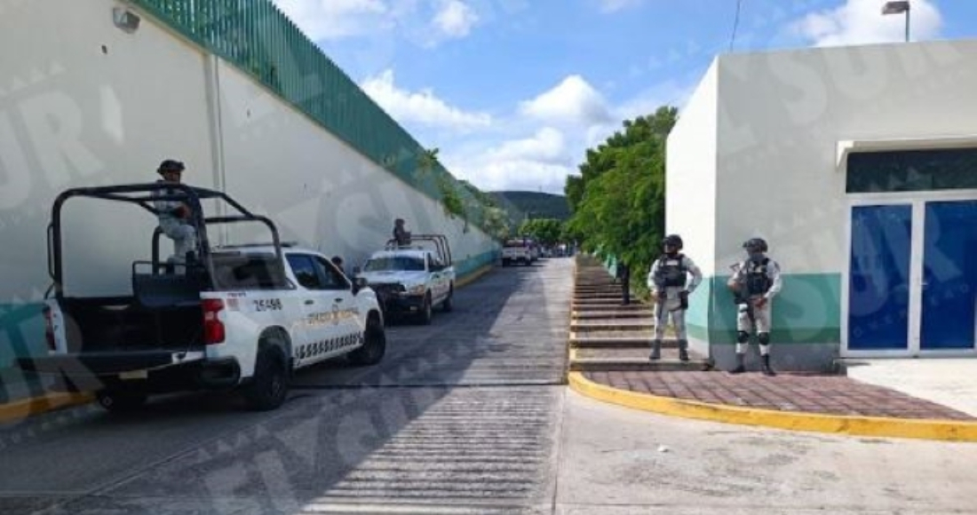 Los reporteros de fuente política y policiaca, Víctor Mateo, Jesús de la Curz, Óscar Guerrero y Héctor Camacho, fueron atacados con armas de fuego en Chilpaningo, Guerrero. Los cuatro periodistas fueron heridos y se encuentran en un hospital de la ciudad.