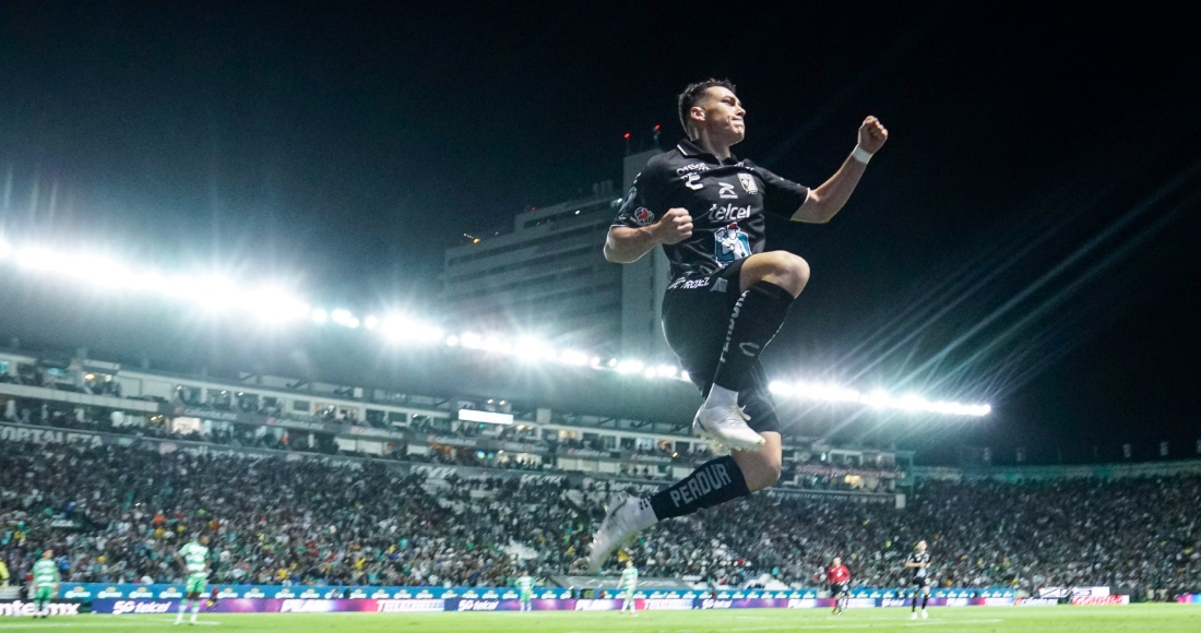 El cuadro de León sufrió demasiado, pero terminó avanzando a la liguilla del Apertura 2023 al vencer por marcador de 3-2 al cuadro de Santos Laguna. Andonis Frías, Fidel Ambriz y Federico Viñas anotaron los goles de los esmeraldas, mientras que Alan Cervantes y Harold Preciado descontaron para la visita.