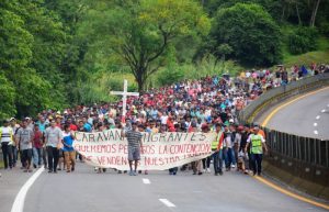 Autoridades de Texas reportaron que en septiembre el fenómeno migratorio por esta frontera registró el más alto número de detenciones de migrantes en la historia. Tan sólo por la frontera Piedras Negras-Eagle Pass, 15 mil migrantes cruzaron las aguas del Río Bravo en 10 días. Miles de migrantes llegan a diario a Piedras Negras en tren, caminando por la carretera 57 y hasta en autobús, con la intención de cruzar la frontera y entregarse a las autoridades migratorias para solicitar asilo. Niños, mujeres en cinta, recién nacidos y discapacitados forman parte de los numerosos grupos de migrantes que día y noche llegan a Piedras Negras, en su mayoría venezolanos.