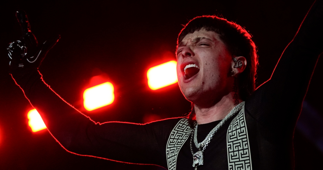 El cantante mexicano Peso Pluma durante su concierto el el Foro Sol de la Ciudad de México el sábado 11 de noviembre de 2023. Foto: Aurea Del Rosario, AP