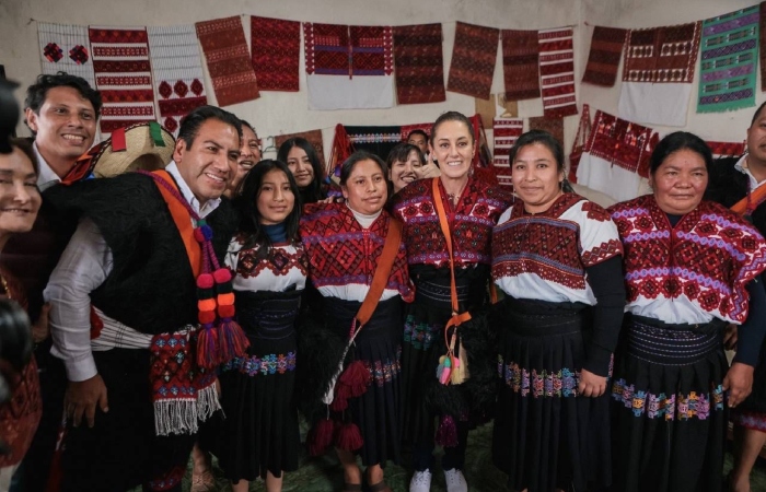 "Vamos a gobernar para las mujeres de México, que llegue una mujer es un símbolo de la transformación, es el símbolo de este cambio verdadero que está ocurriendo en nuestro país", dijo la candidata única de Morena. Foto: Especial