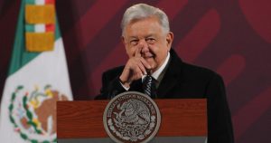 El Presidente Andrés Manuel López Obrador consideró esta mañana que la reforma al Poder Judicial que enviará a más tardar en febrero no pretende “quitar” a los ministros, sino que sean elegidos por la ciudadanía.