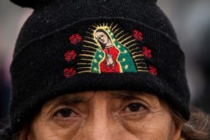 La fiesta atrae a millones de peregrinos a la basílica principal de la Ciudad de México, y a iglesias grandes y pequeñas en todo el continente americano alrededor del 12 de diciembre, que marca el aniversario de una de varias apariciones de la Virgen María presenciadas por el indígena mexicano Juan Diego, en 1531.