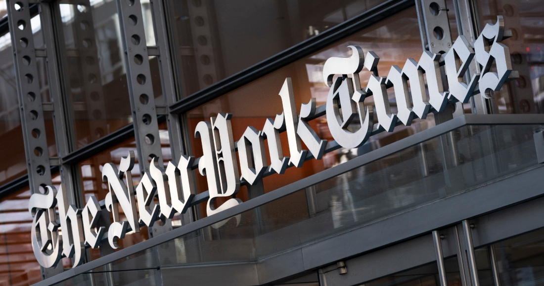 Entrada al edificio del New York Times el 6 de mayo de 2021, en Nueva York.