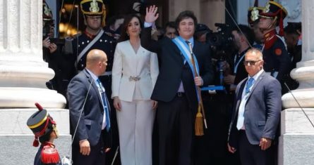 El nuevo Presidente de Argentina, Javier Milei, propuso un equipo reducido de colaboradores. Cuenta con “seguidores fieles” de su partido populista de derecha La Libertad Avanza, y con funcionarios del expresidente Mauricio Macri, así como con algunos “técnicos recién llegados”, según describe a DW el sociólogo argentino Marcos Novaro.