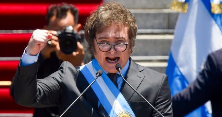 El recién juramentado Presidente de Argentina, Javier Milei, habla frente al Congreso en Buenos Aires, Argentina, el domingo 10 de diciembre de 2023.