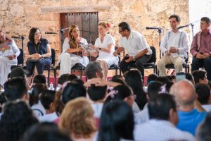 El fuerte de Bacalar fue sede de este evento cultural con lecturas en voz alta y actuaciones culturales tradicionales.