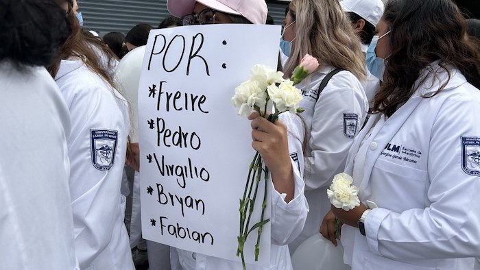 Participantes de la marcha que se realizó en Celaya, Guanajuato, para exigir justicia en el caso del asesinato de los cinco jóvenes.