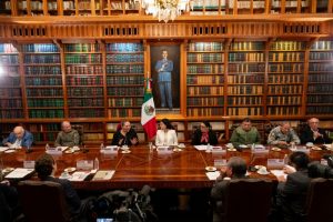 Autoridades del Gobierno de México, del Instituto Nacional Electoral (INE) y de la Fiscalía General de la República (FGR), instalaron el martes pasado la Mesa de Seguridad Institucional para el Proceso Electoral Federal 2023-2024.