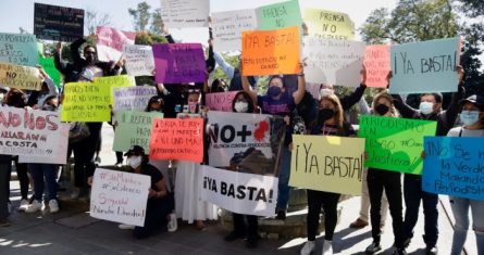 Protesta de periodistas en Oaxaca.