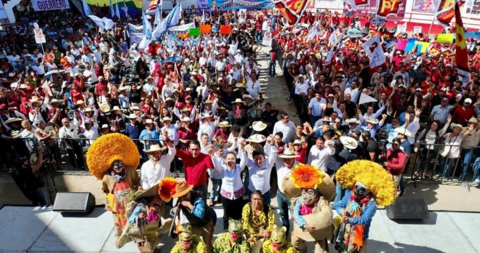 La precandidata de Morena a la Presidencia de la República, Claudia Sheinbaum, se reunió hoy con militantes y simpatizantes en el municipio de Eduardo Neri, en Guerrero, donde sostuvo que Acapulco estaría en pie nuevamente gracias al apoyo y a la ausencia de corrupción que caracteriza al Gobierno de Morena.