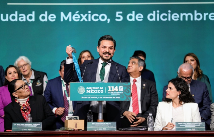 Zoé Robledo en la Asamblea General Ordinaria del IMSS, celebrada ayer martes en la Unidad de Congresos del Centro Médico Nacional (CMN) Siglo XXI.