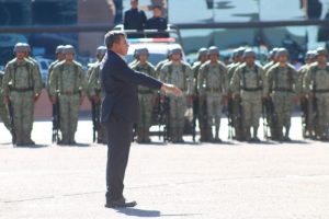 Tomó protesta al General Rolando Solano Rivera como nuevo Secretario de Seguridad Pública, con el objetivo de redoblar los esfuerzos, profundizando las acciones en perfecta coordinación con la implementación de tecnología e inteligencia, privilegiando la atención a las causas que originan la violencia, para conquistar la paz en Guerrero.