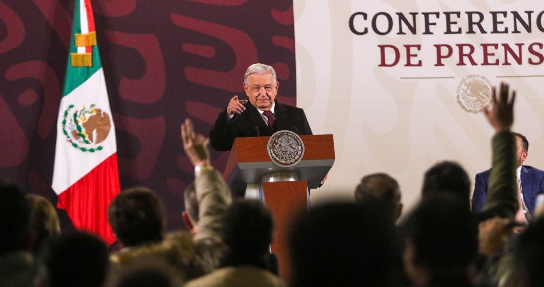 El Presidente Andrés Manuel López Obrador confirmó este lunes que los datos personales de las y los periodistas que cubren la "mañanera" fueron robados a través de un hackeo a la Presidencia de México, por lo que habrá acciones legales contra quienes resulten responsables, aunque sugirió que la oposición podría estar detrás de los hechos.